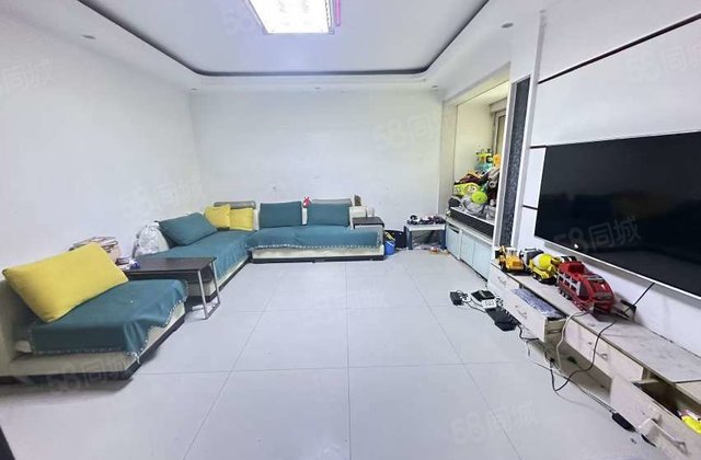 阿尔卡迪亚荣园(四期) 有电梯 商业配套成熟 出行方便