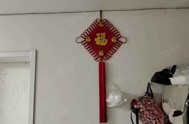 居住密度低 交通便捷
 诚信出售送地下室房东直卖全款优惠