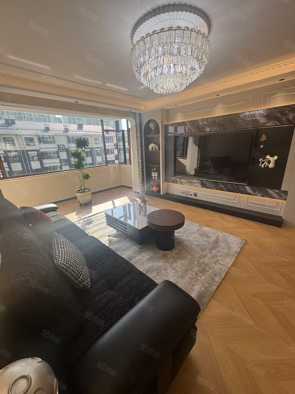 江南民族嘉园3室2厅2卫141㎡南北72万