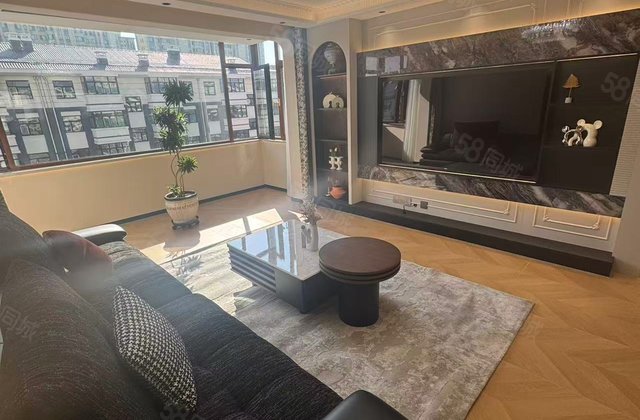 江南民族嘉园3室2厅2卫141㎡南北72万