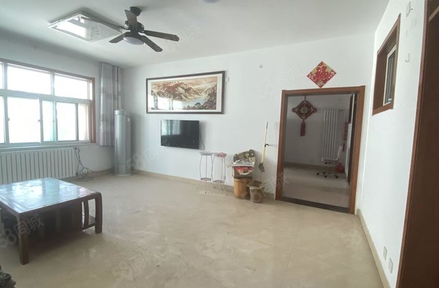 市中心急售房源三室朝阳双阳台