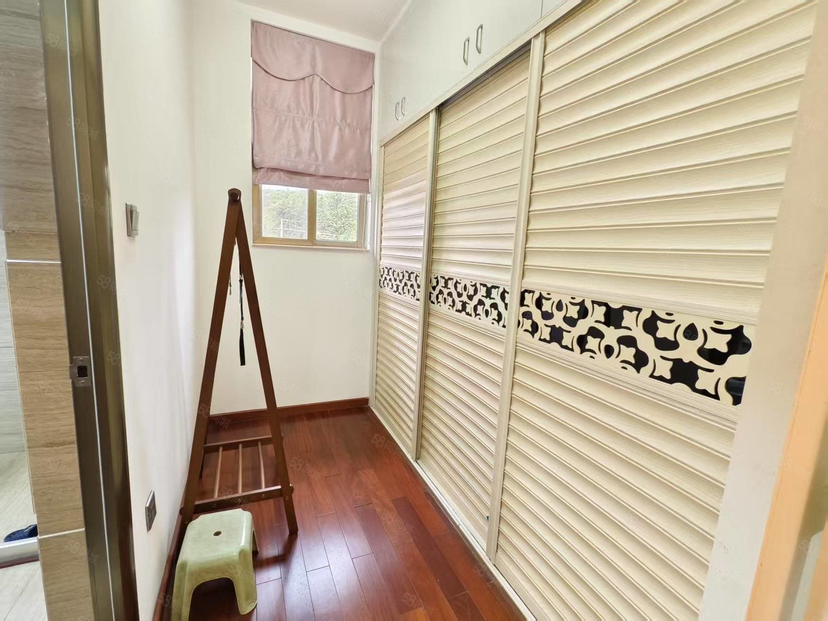 韶关碧桂园4室2厅4卫224㎡南138万