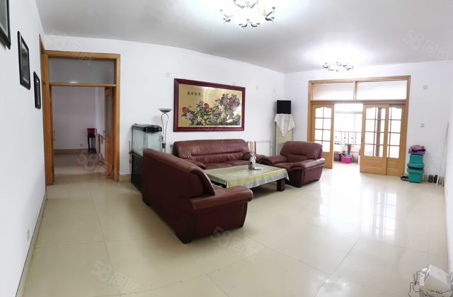 视野无遮挡有坡屋顶和较厚隔热层送阁楼地下室房东直卖价格可议。