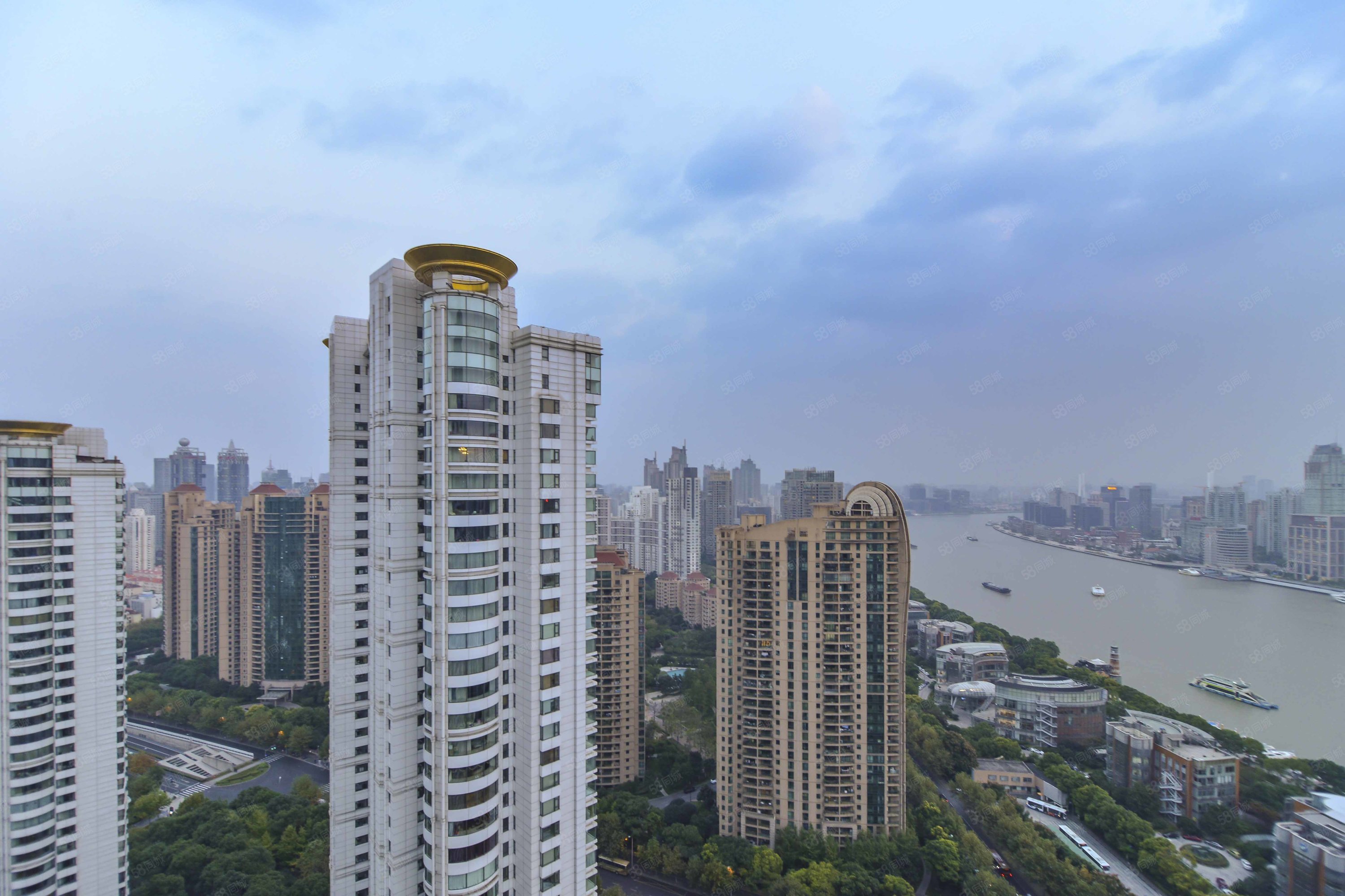 盛大金磐花园3室2厅3卫302㎡南北4599万