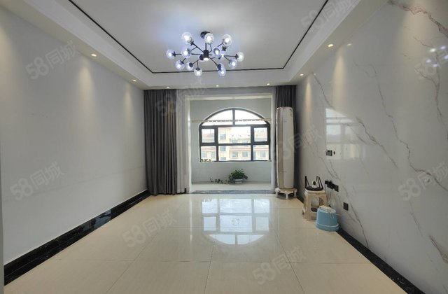 急售！孟达国际B2区 精装三室两卫送空中花园免大税 城市玖玺