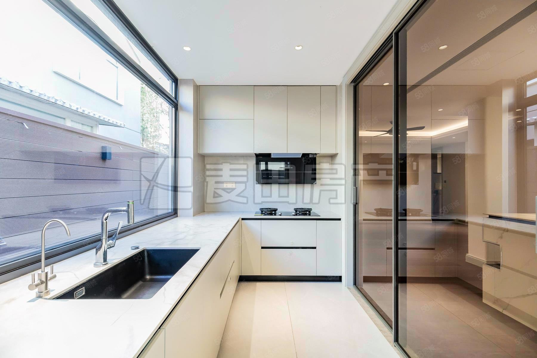 裕京花園別墅5室3廳4衛(wèi)291.11㎡南北2900萬