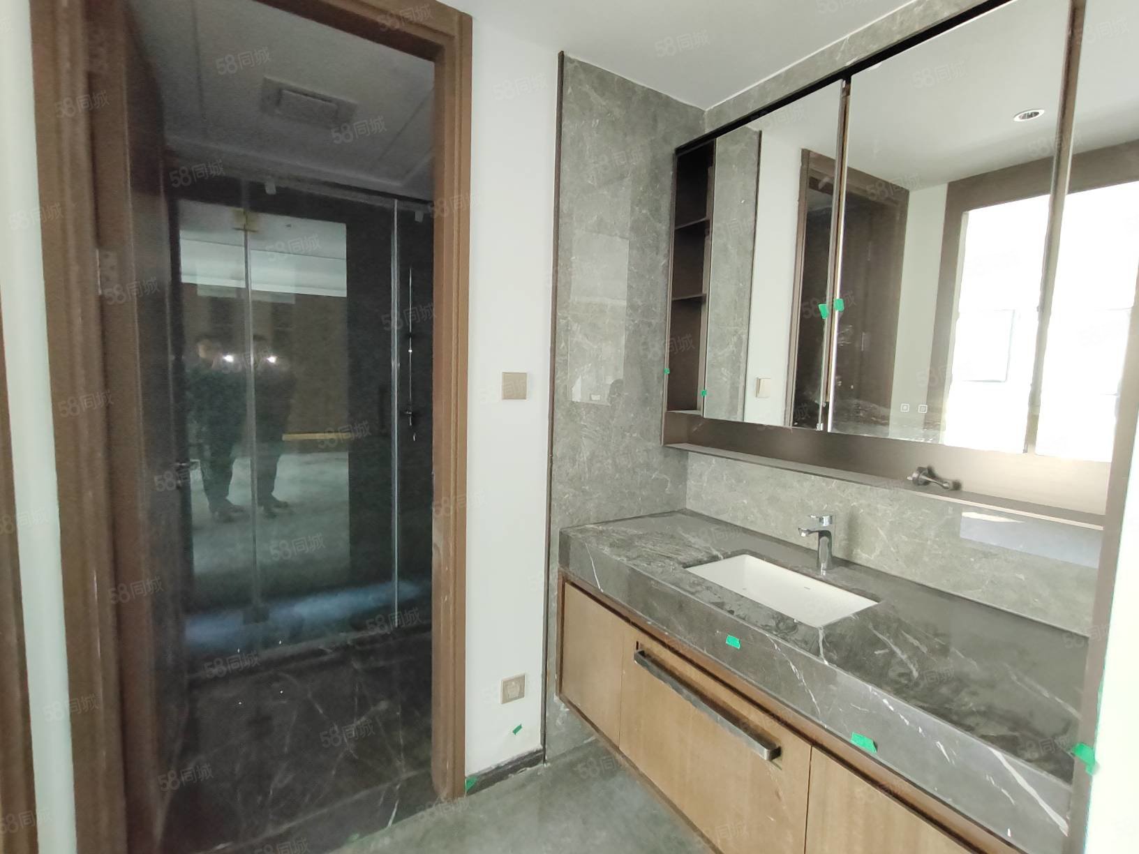 中駿金輝未來云城(一期)3室2廳2衛(wèi)113㎡南北430萬