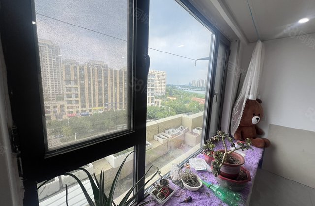 急售!徒骇河!莲湖湾 精装修买一层住两层! 率!费用低!