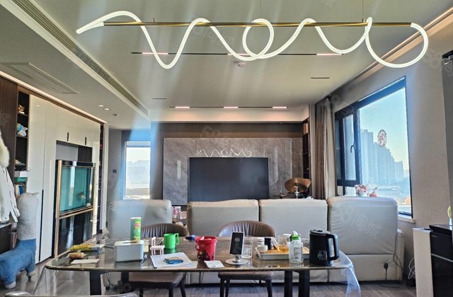 167平四室  双卫百合新城  观景房 带车位储藏室免大税