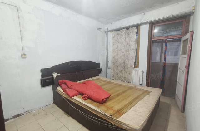 急售东昌中学 兴华路   三室 免大税 小区停车方便 有钥匙