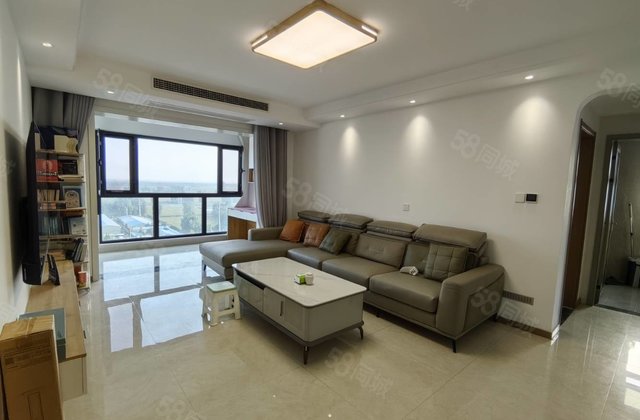 三叶草户型 三室两厅 南北通透 豪装拎包住