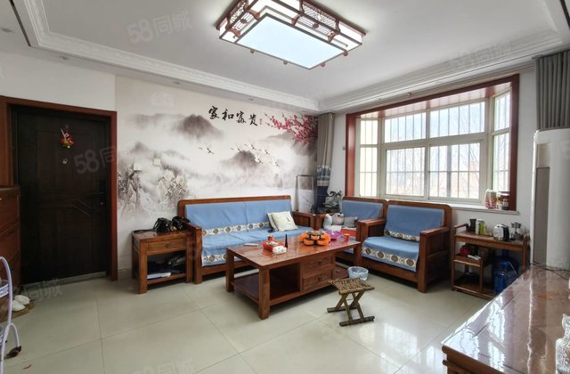 眼科医院附近，柳泉花园二楼精装三室，带车库，拎包入住。