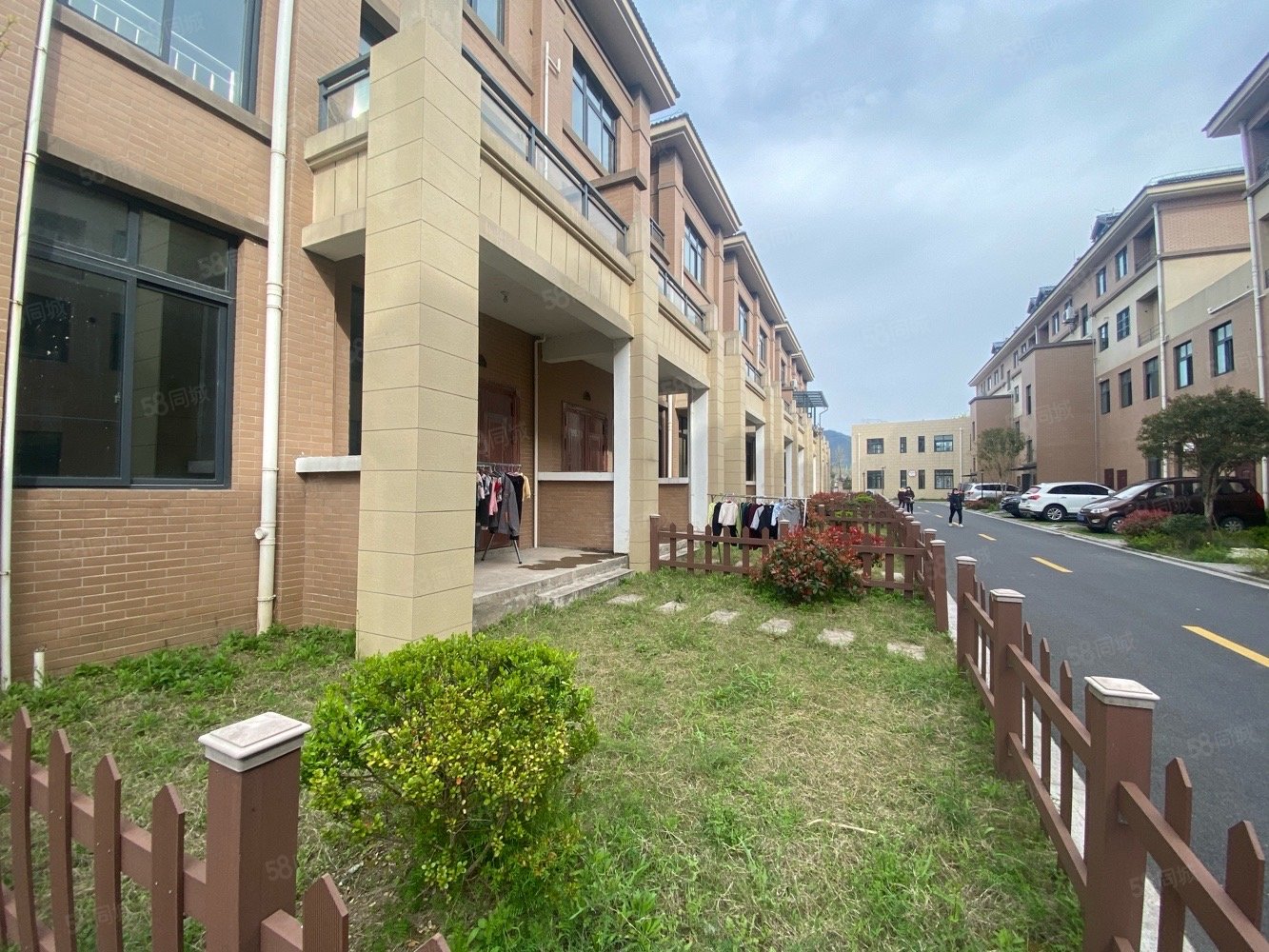 练江新城5房双拼别墅70年产权外地置业惜售有两个车位