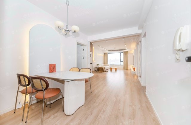 秋月枫舍(二期公寓住宅)2室2厅104.55㎡615万二手房图片