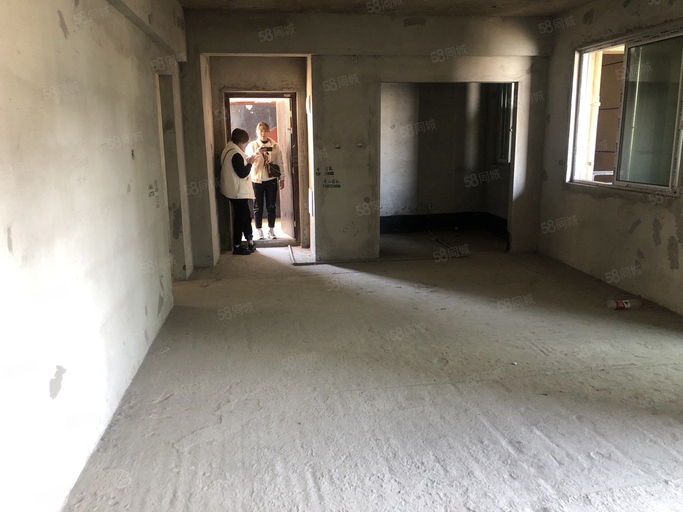 西湖公馆四房毛坯急售户型好西湖全湖景