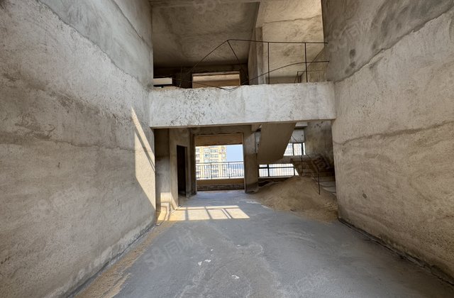 荔晶新城5室2厅288㎡228万二手房图片