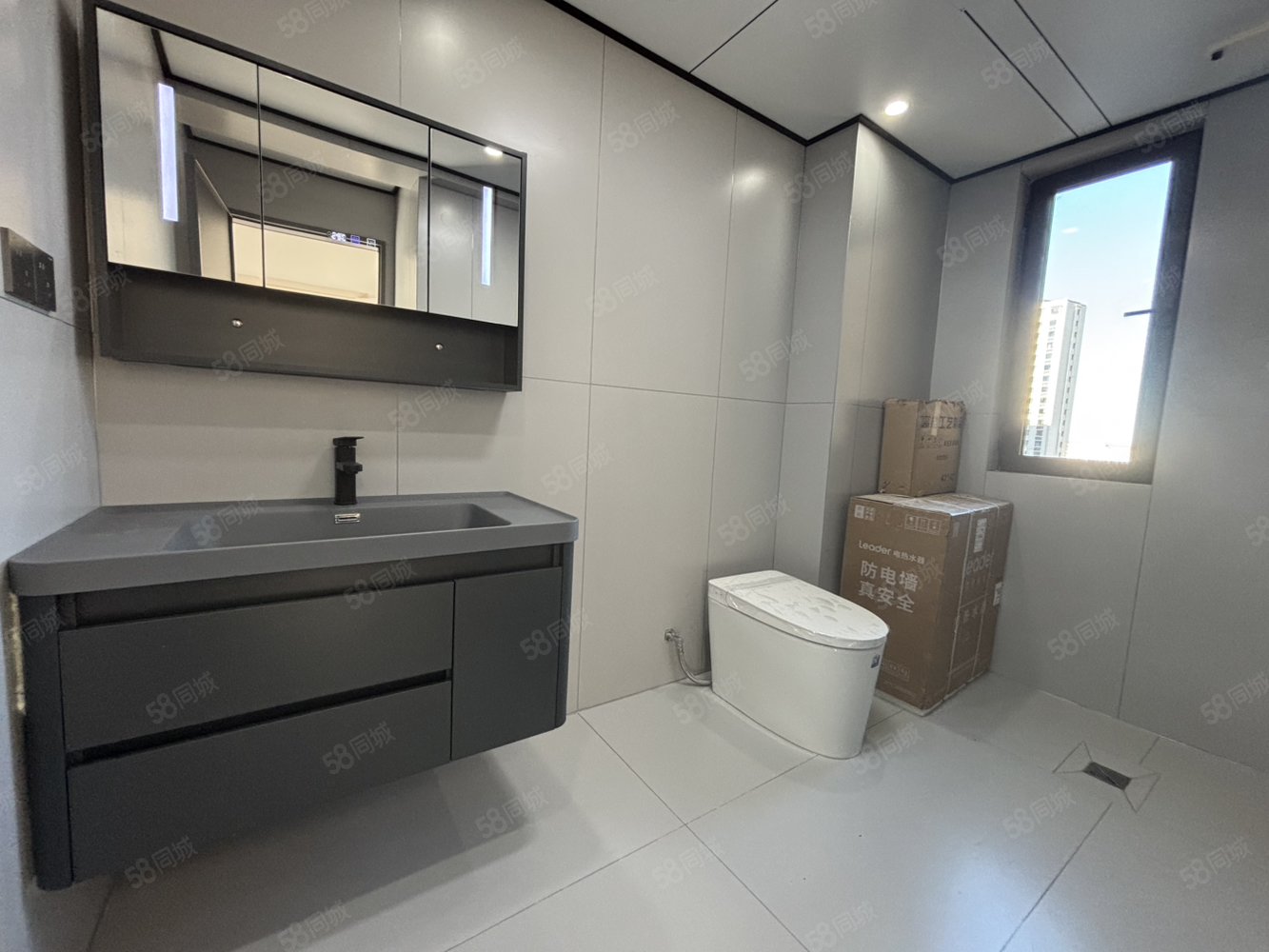 绿地斐勒公馆3室2厅2卫147㎡南北108万