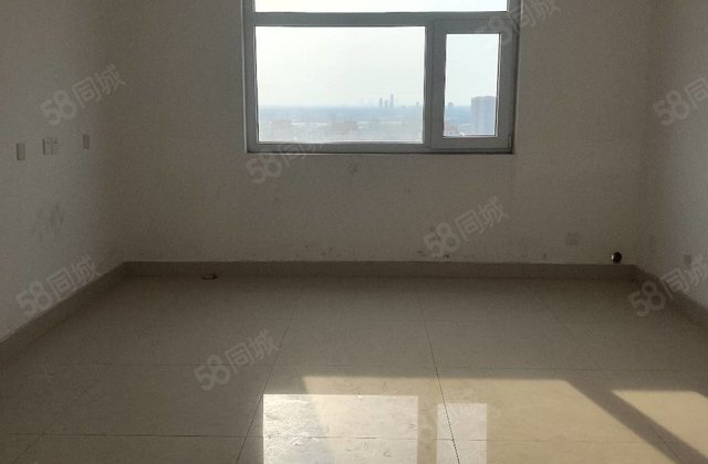 万达广场北邻!新房现房! 即住,单价5500,送车位送储!