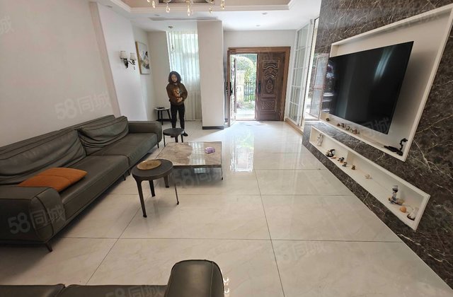 顺峰山语6室2厅203.18㎡350万二手房图片