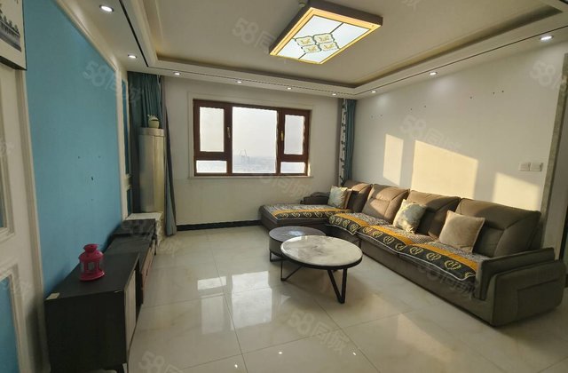 新出 香江对过 天汇明珠 免大税。西边户 电梯房 带车位和储