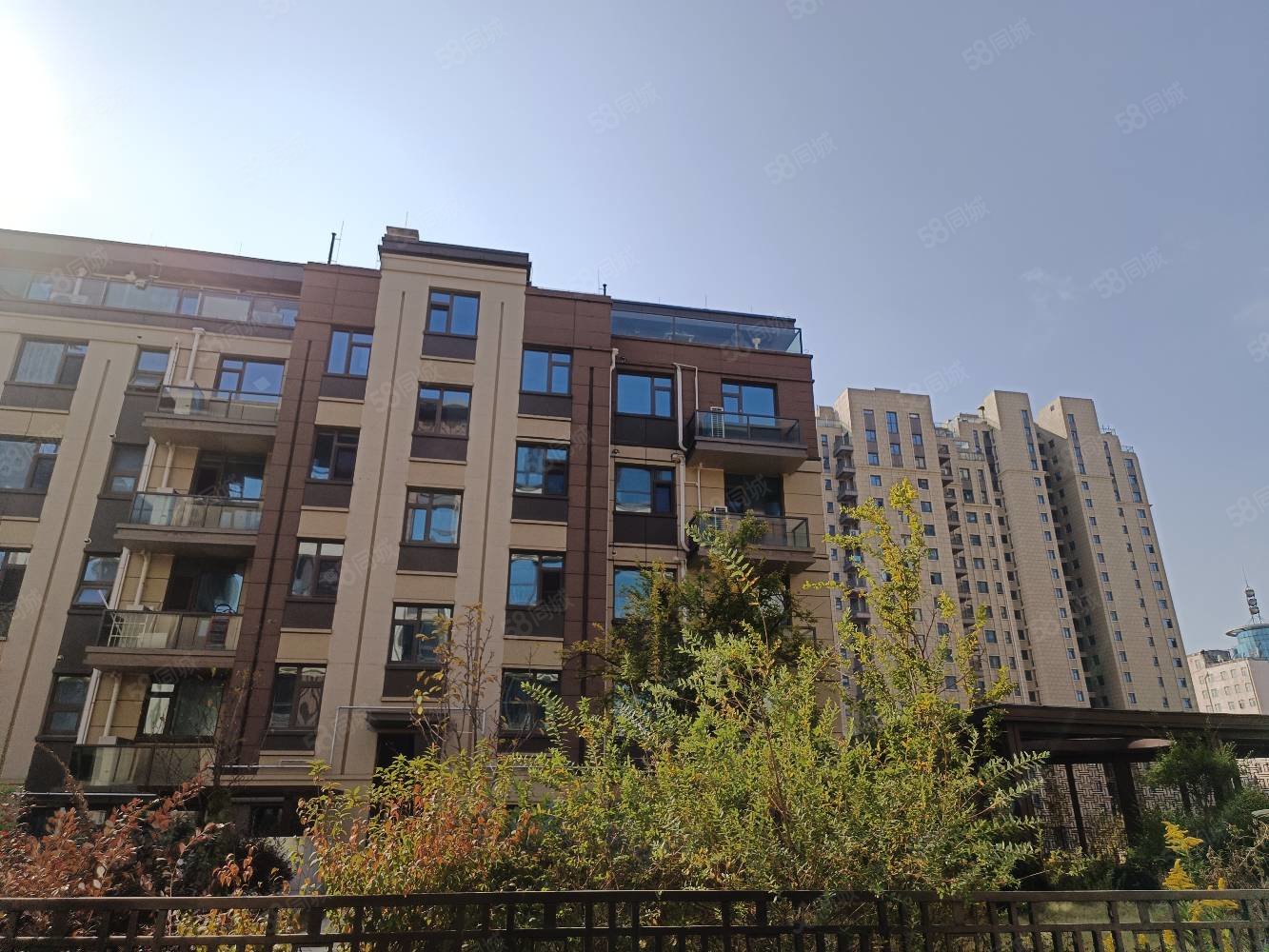 金港华府4室2厅2卫161㎡南北186万