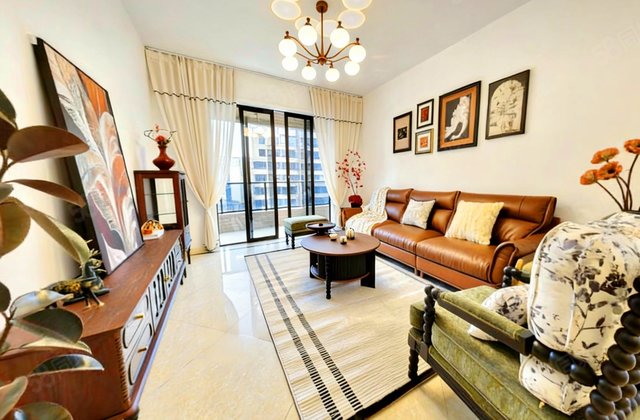 保利金香槟3室2厅110.94㎡209万二手房图片