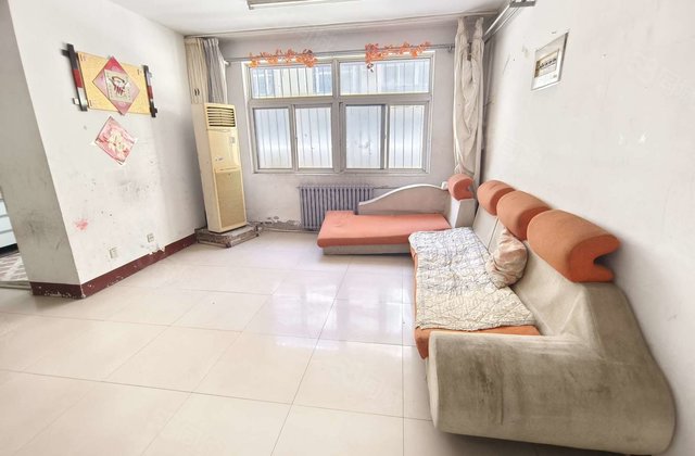 出售将军苑小区   三楼 户型很好 价格不高 位置优越