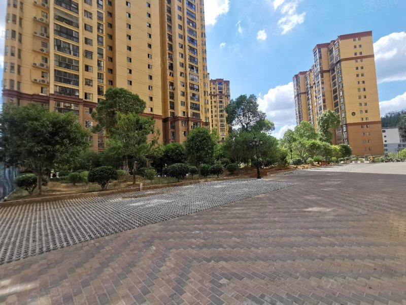 电梯稀有4房毛坯 便宜卖 小区环境巴适,名城世家2期-铜仁58同城