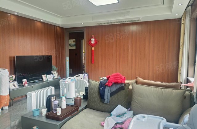 百合新城精装四室 带车位储藏室免大税中间楼层