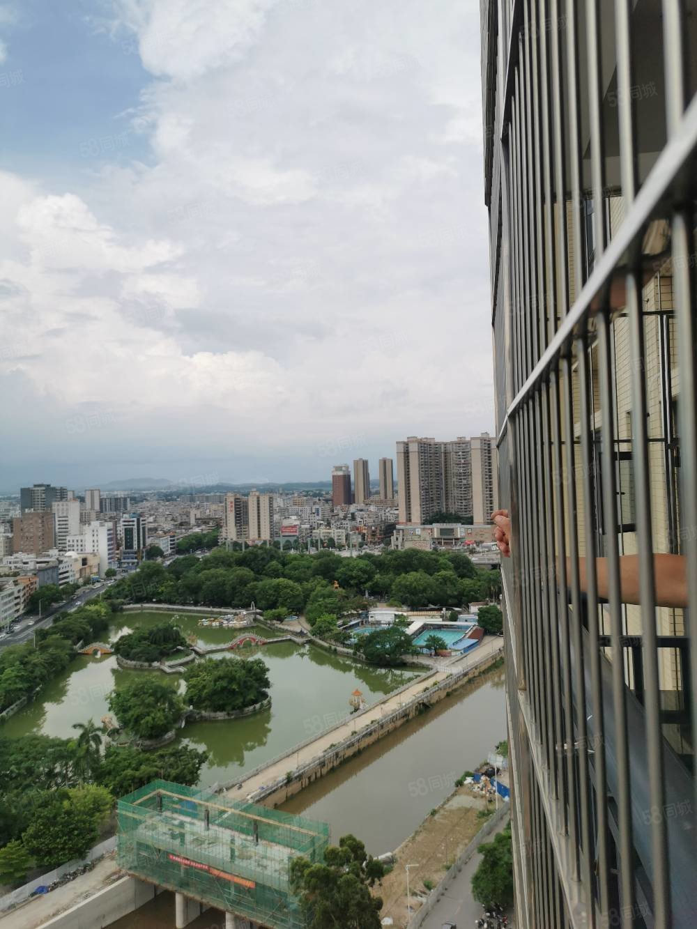 鼎盛花园4室2厅2卫99.6㎡东北90万