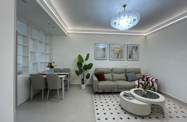 君悦华庭  三室 精装修未住过8万 即可入住