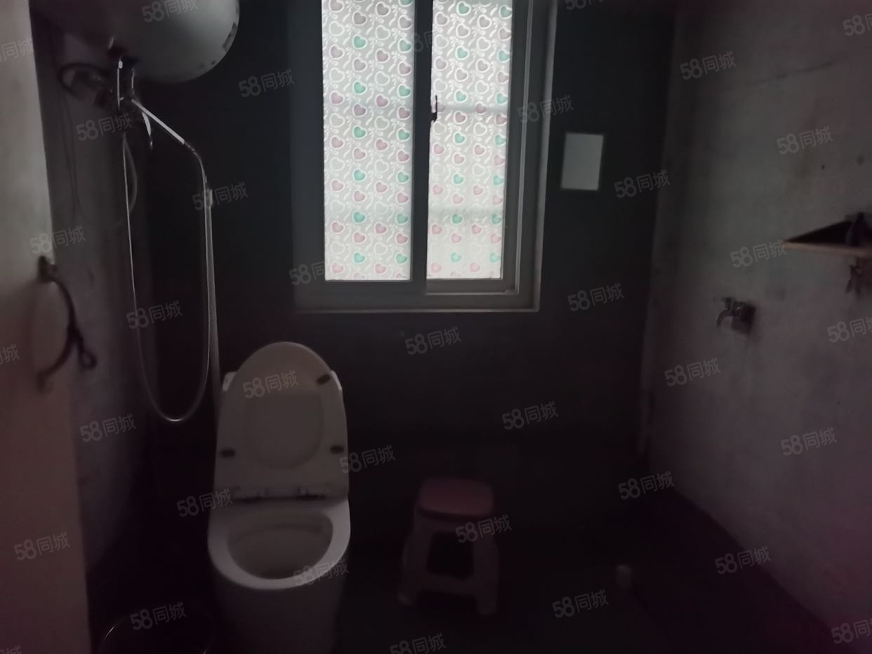 锦谯名苑3室2厅1卫119㎡南40万