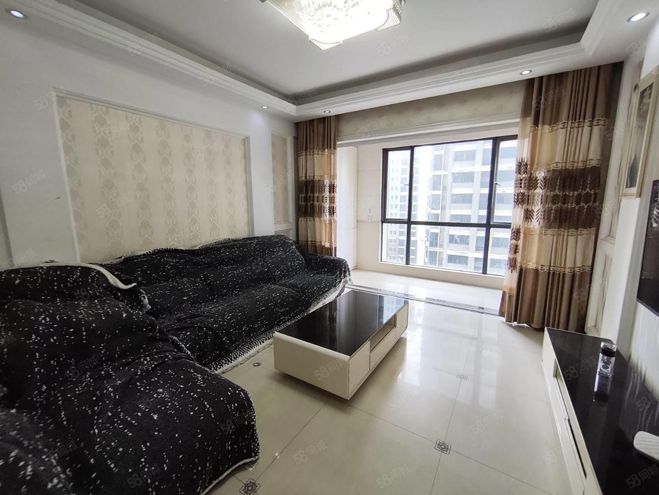 奥林清华3室2厅1卫124㎡南北60万