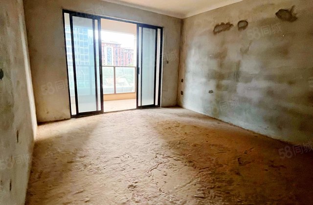 新力龙湾一期4室2厅137.5㎡110万二手房图片