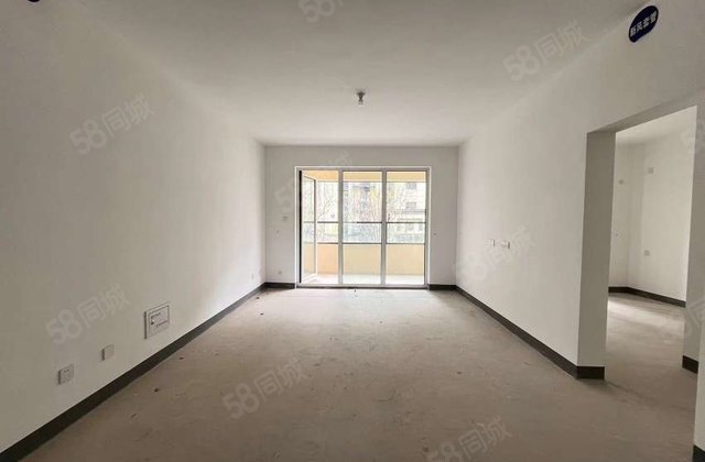 急售急售财信水城印象 电梯房 商品房 次新小区 南北通透