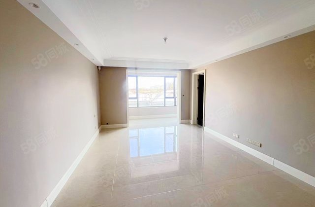 融创御湖宸院4室2厅148㎡132万二手房图片