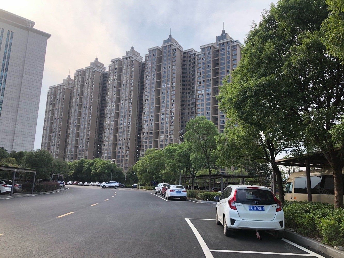 金园小区3室2厅2卫133㎡南北65万