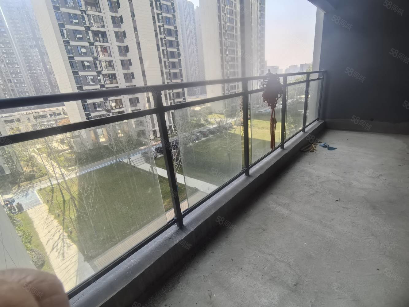 桃李江山3室2厅2卫131㎡南北89万