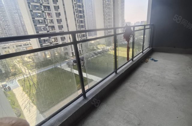 桃李江山3室2厅2卫131㎡南北89万