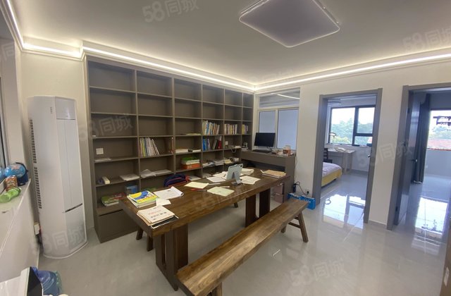 老文轩东关民族，南北通透全明户型，三室两厅一卫，单位家属院！