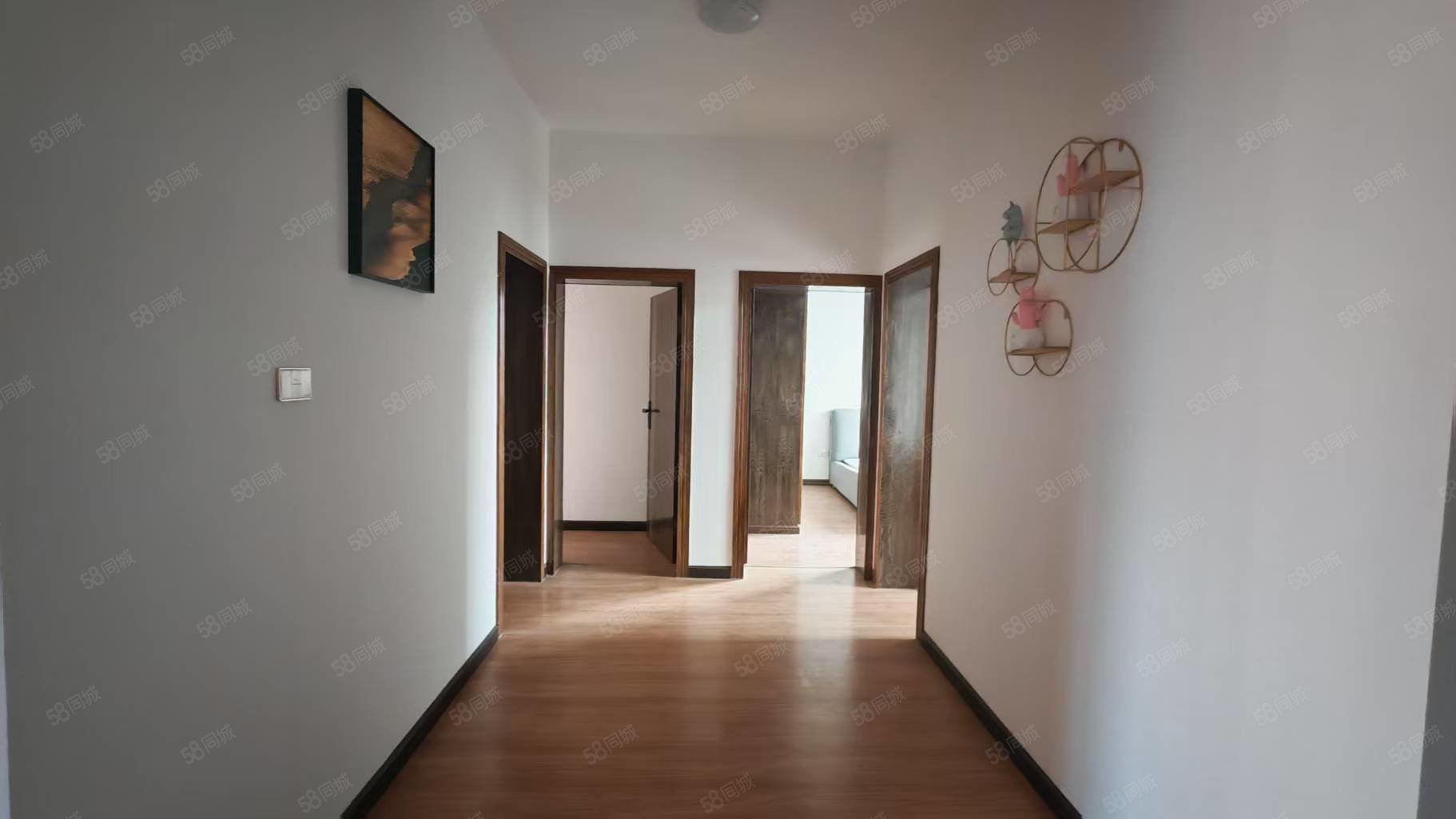 司法局家属区4室2厅2卫155.75㎡南北64万