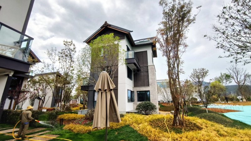 丽江华侨城中济海景区旁90平品质小别墅送40平小院子