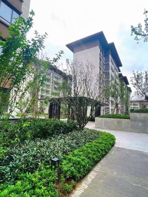 溪山悦阳光城4室2厅2卫199㎡南北149万