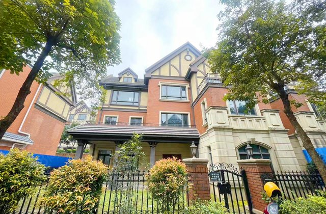 保利紫山花园(别墅)4室2厅308.36㎡1080万二手房图片