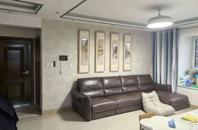 龙湾二期 精装三室双车位 看房联系