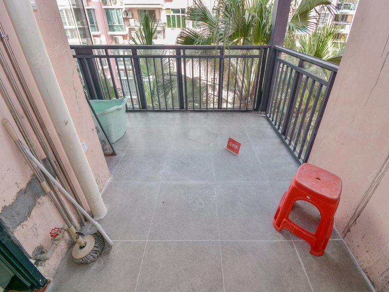 【10图】一梯两户山景豪宅!低密度小区!红本在手税费少!停车位很充足!