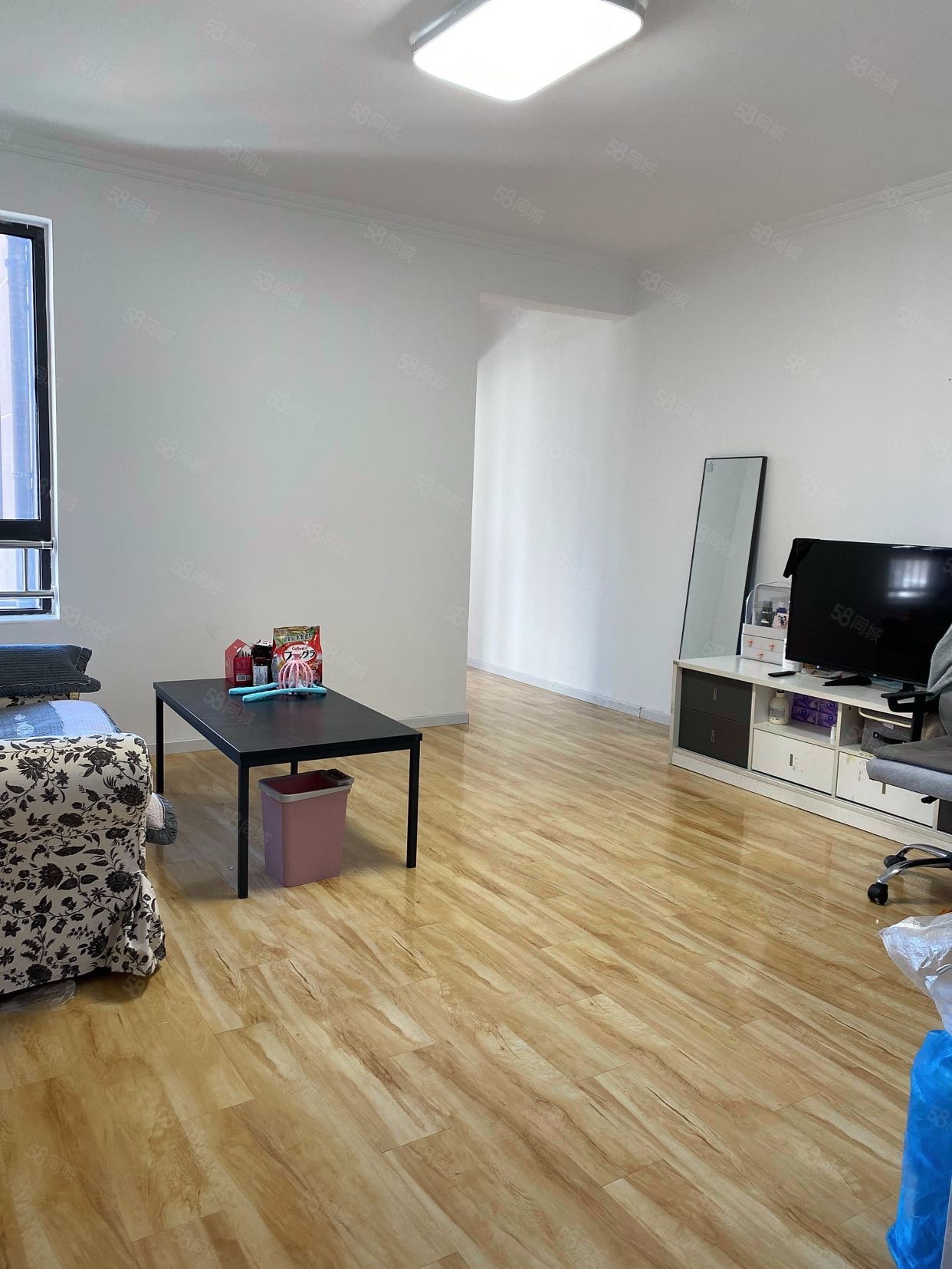 國瑞熙墅二區(qū)2室1廳1衛(wèi)76㎡南300萬