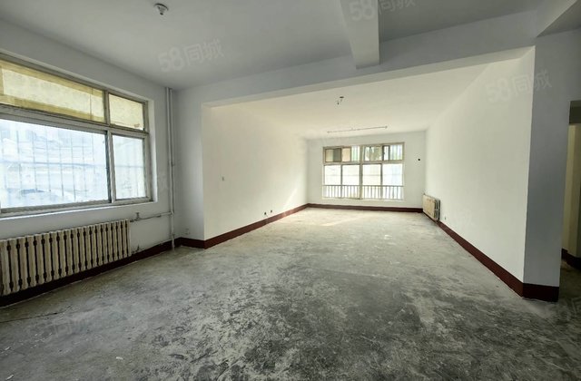 急售地上三层300平方别墅只要223.9万带车库前后院东边户