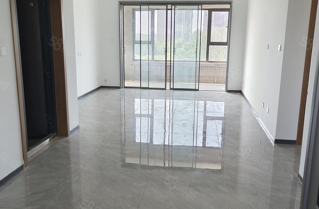 康盛园4室 带车储 价格可议 松桂路   设施齐全