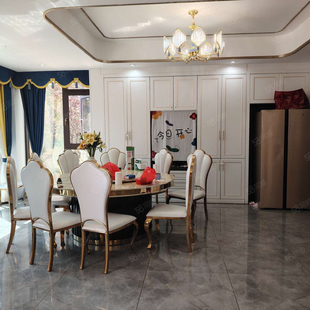 德和沁园(别墅)7室2厅4卫233㎡南北596万